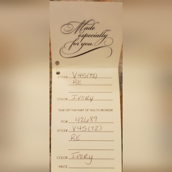 New! JL Johnson Bridals Custom Made Ivory Comb Veil, ivory silk ribbon edging. - Picture 3 of 4